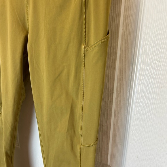 LULUEMON FAST AND  FREE HIGH RISE LEGGINGS SIZE 8 - Picture 7 of 12